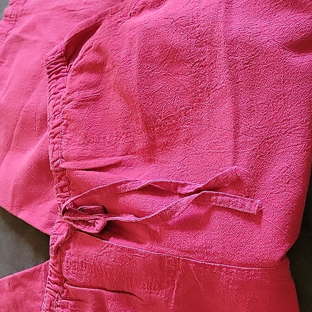 Red capris - Picture 3 of 4
